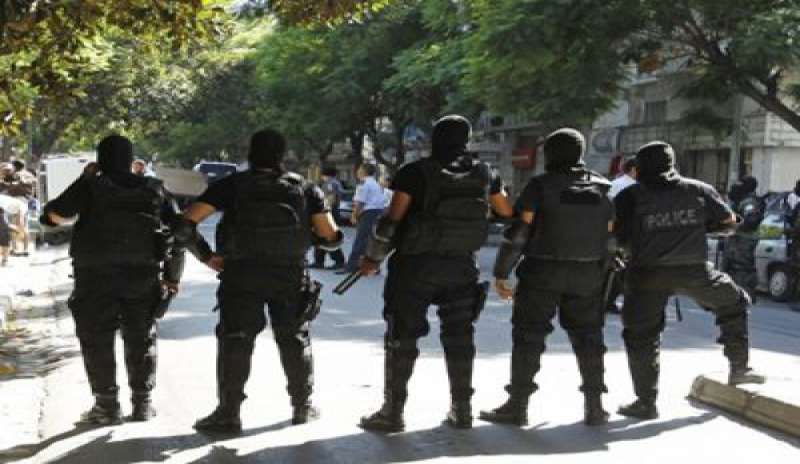TUNISIA, SPARI A SIDI BOUZID: TRE AGENTI UCCISI DAI TERRORISTI