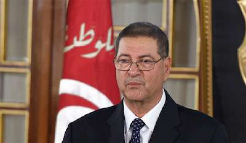 IL PARLAMENTO DI TUNISI VOTA LA FIDUCIA AL GOVERNO, SI ATTENDE ESITO NEGATIVO