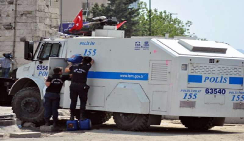 Turchia “sotto” le bombe: una è esplosa, disinnescate le altre