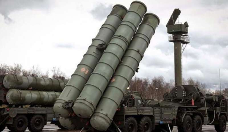 Turchia, dalla Russia arrivano i missili S-400
