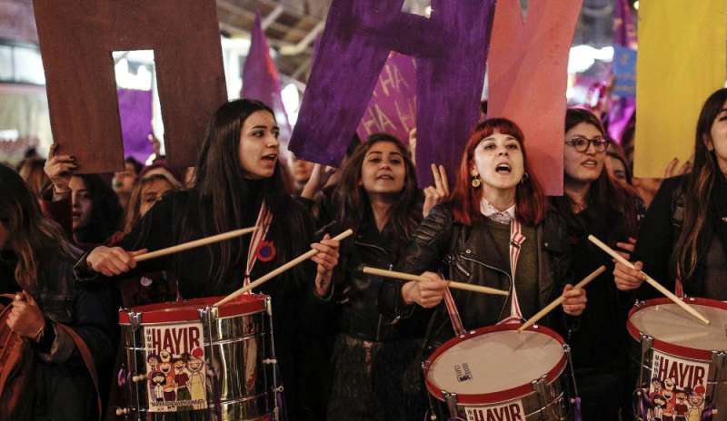 Turchia, proposta di legge choc: stupro nullo con le nozze