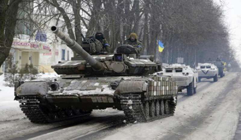 Ucraina: rinviato il ritiro delle armi pesanti. Stati Uniti: “Siamo preoccupati”