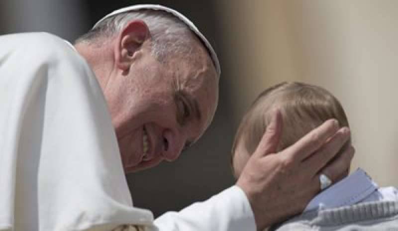 Udienza generale, il Papa: “Essere cristiani implica uno sguardo nuovo, quello della speranza”