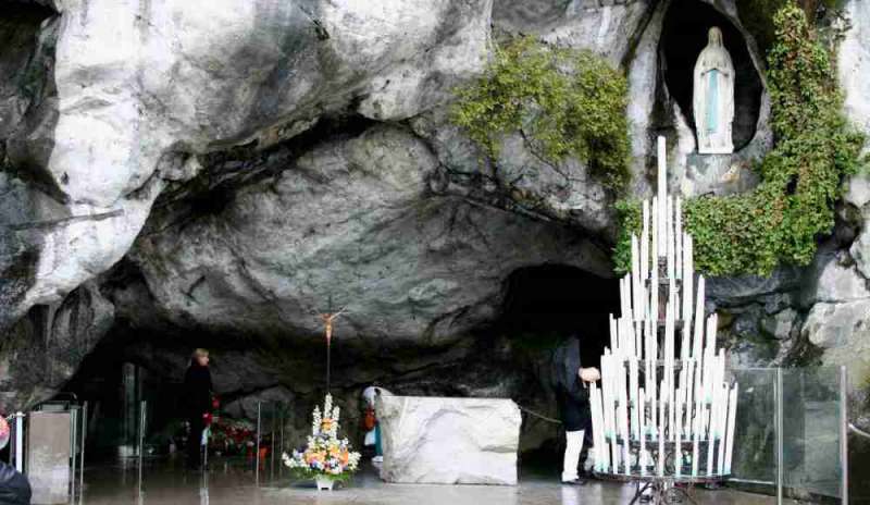 Un delegato pontificio al santuario di Lourdes