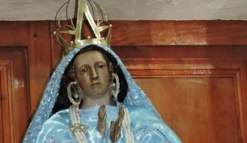 Una statua della Madonna versa lacrime?