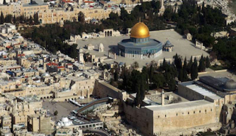 Unesco: “No alle misure israeliane che alterano lo status dei luoghi santi di Gerusalemme”