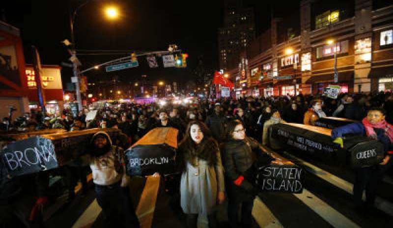 Stati Uniti, terza sera di proteste a New York per Eric Garner