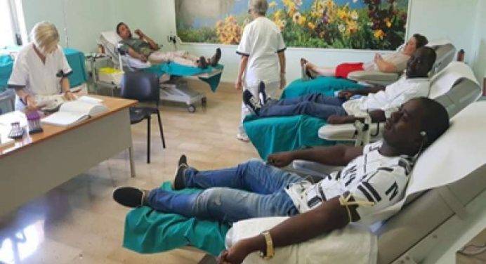 Urge sangue, immigrati si presentano in ospedale per donare