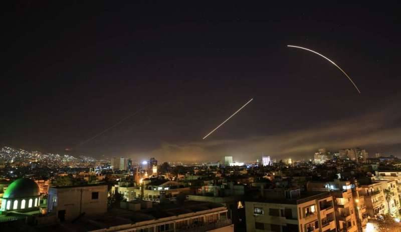 Usa, Gb e Francia attaccano la Siria