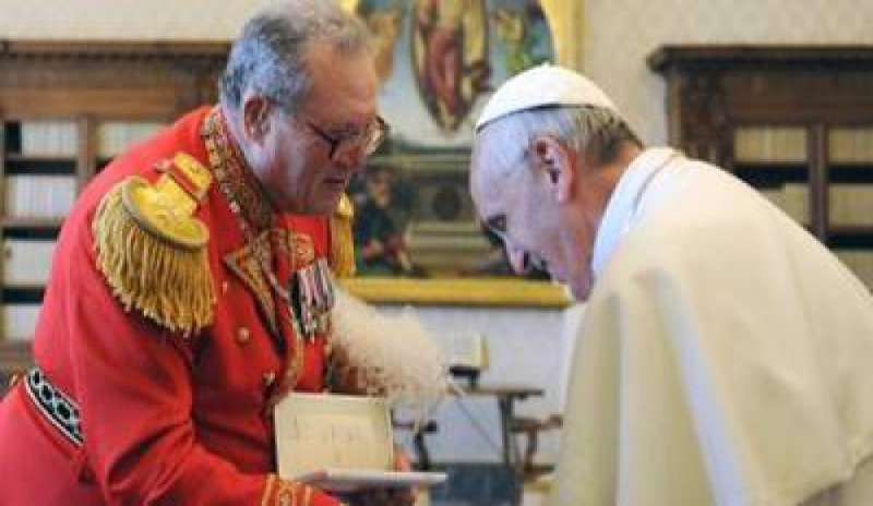 Vaticano, Papa Francesco chiede al gran maestro dell’Ordine di Malta di dimettersi