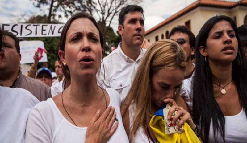 Venezuela: donne in piazza contro le violenze del governo