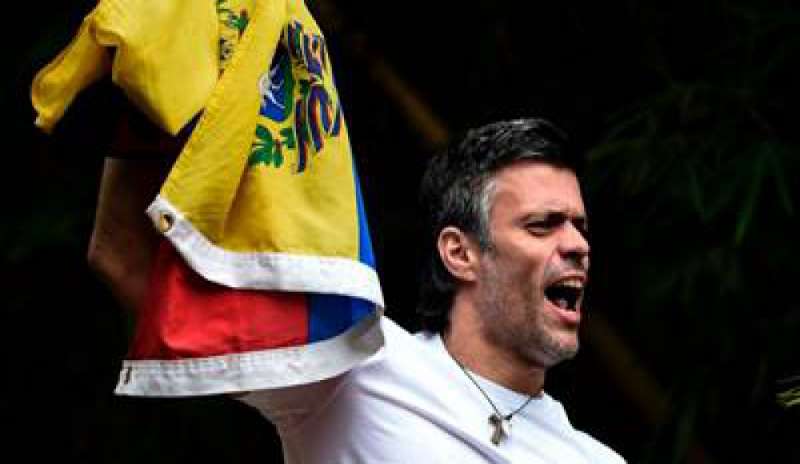 Venezuela: scarcerato Leopoldo Lopez, torna ai domiciliari