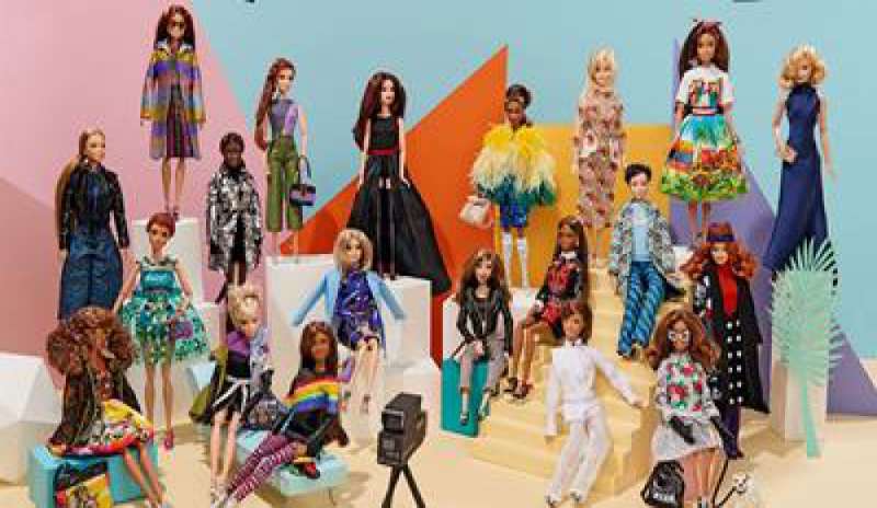 Venti Barbie per venti stilisti: la moda scende in campo per Arquata