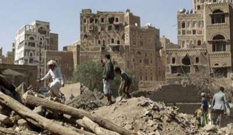 Yemen, Teheran chiede lo stop dei bombardamenti sauditi: “Finiscano guerra e povertà”