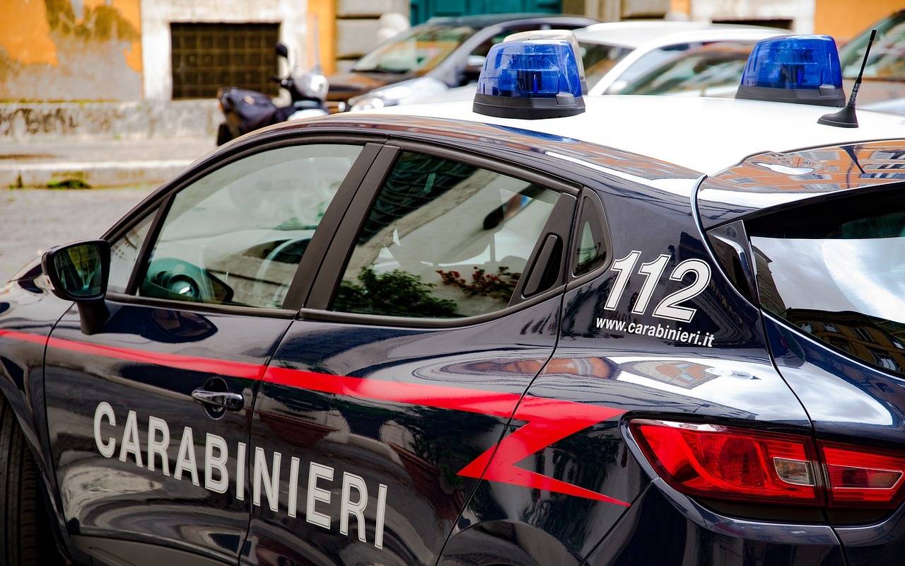 Tragedia in provincia di Arezzo: padre uccide figlia di 4 anni