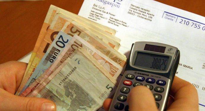 Covid: “bonus” da 600 a 1.000 euro a mezzo milione di professionisti