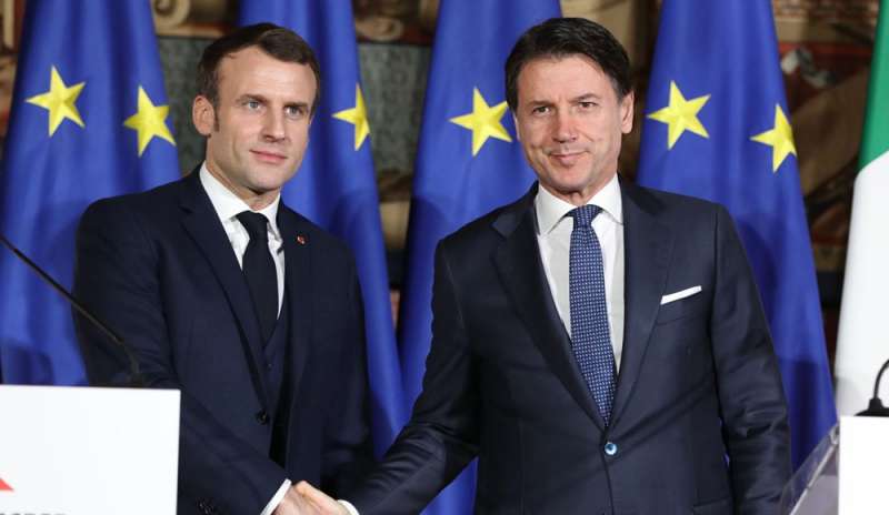 Conte e Macron a Napoli: “Frontiere aperte”