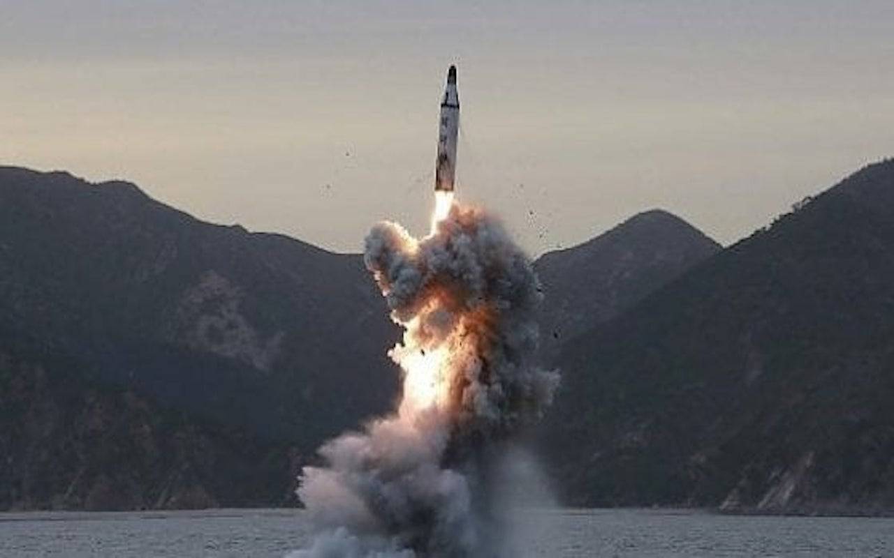 La Corea del Nord lancia 2 missili sul Mar del Giappone