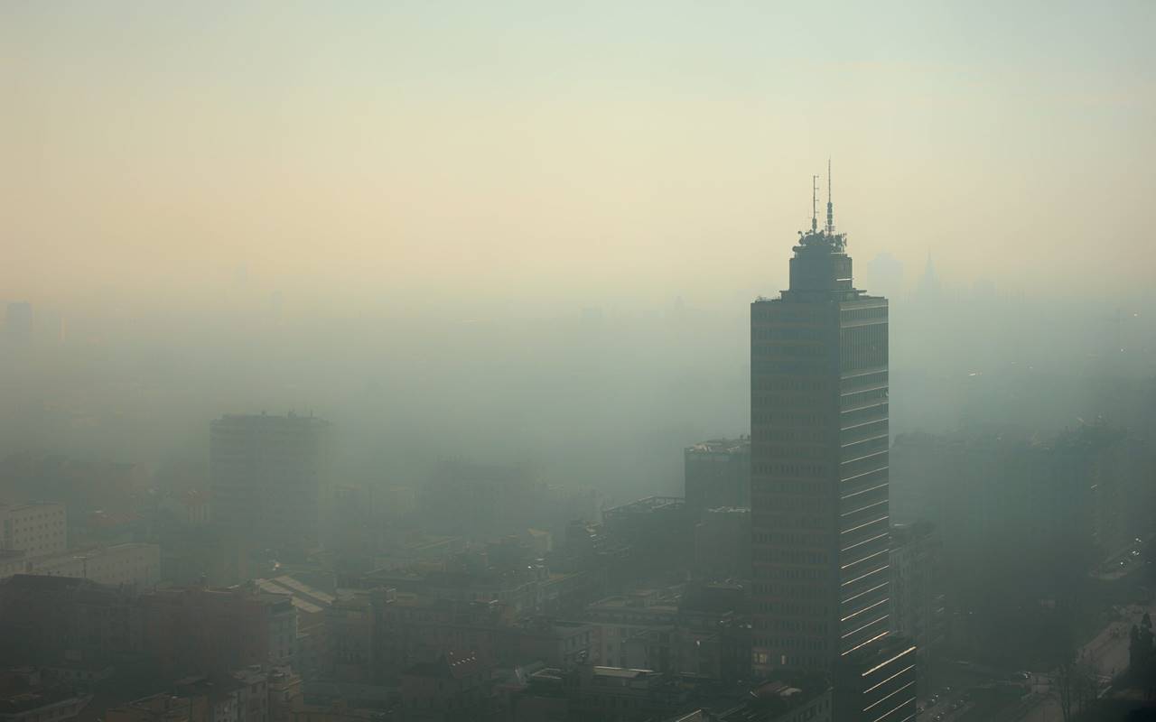 Inquinamento in lieve discesa negli ultimi 10 anni, ma ancora picchi di smog
