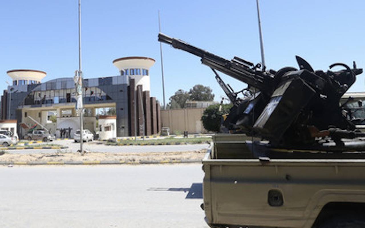 Libia: centro storico di Tripoli colpito dai razzi di Haftar