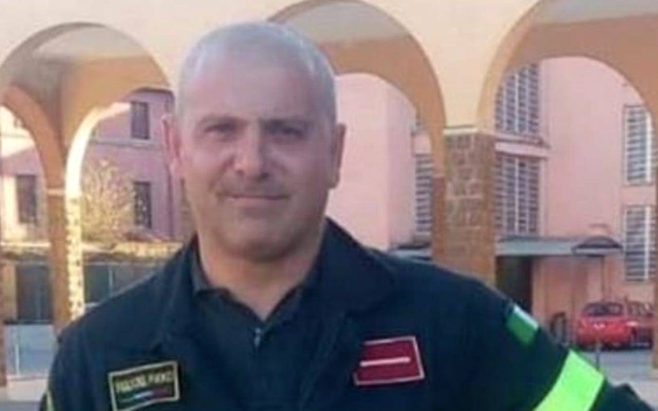 Covid-19, morto un vigile del fuoco: anche il padre vittima del virus