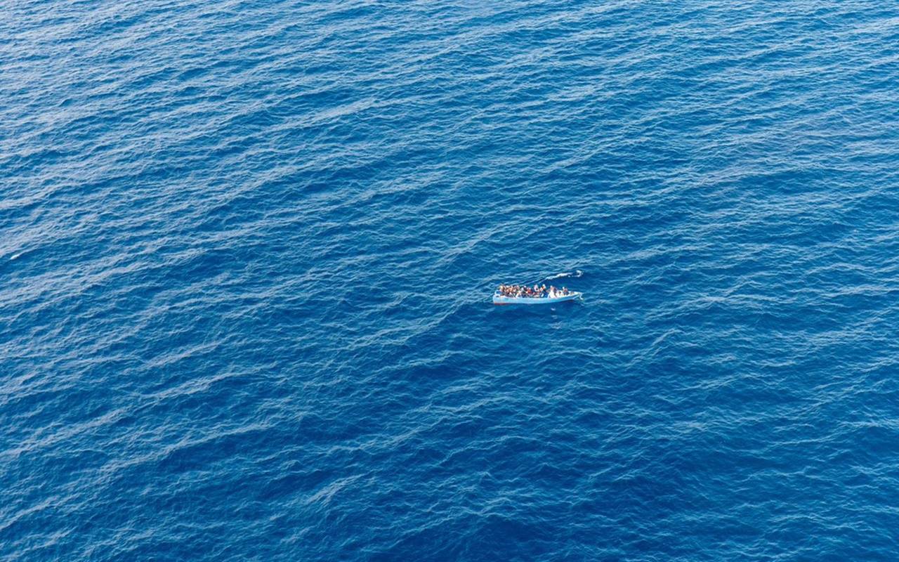 Alarm Phone: “68 migranti in pericolo vicino Lampedusa”