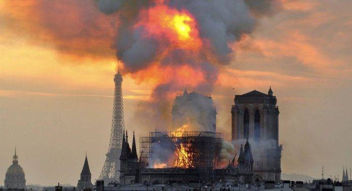 Francia: Notre-Dame riaprirà nel 2024, l’annuncio