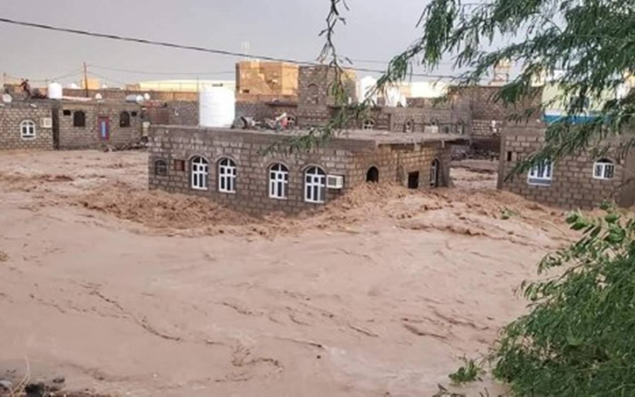 Un’alluvione devasta lo Yemen: pioggia e fango aggravano la crisi