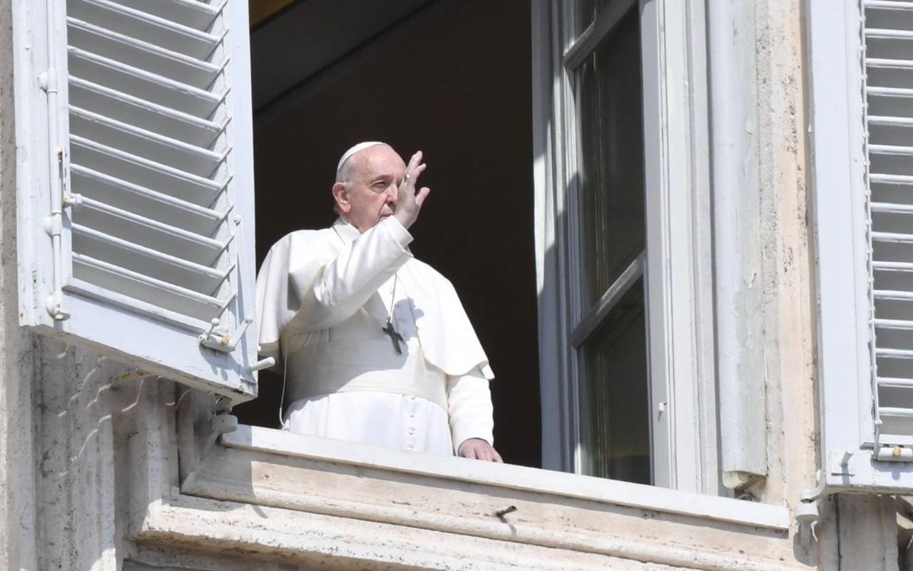 Il Papa telefona alla parrocchia riunita in streaming