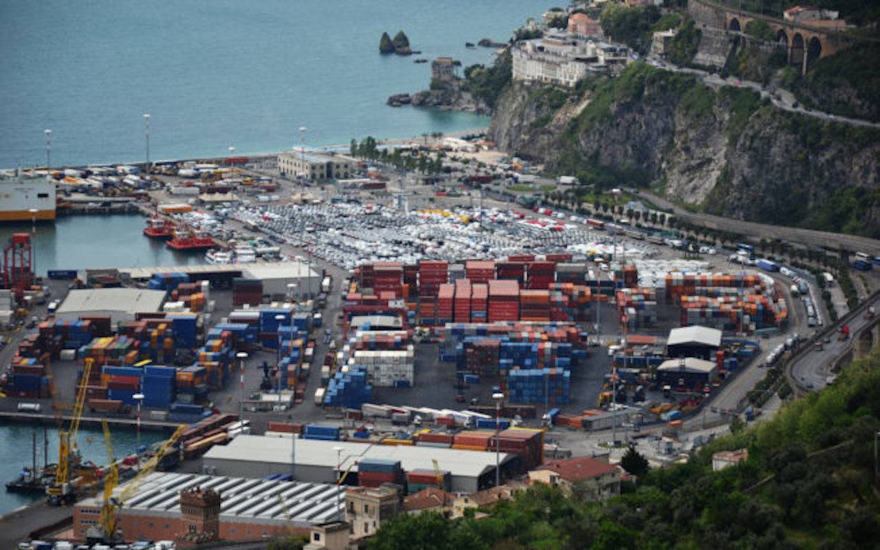 Operazione “Tortuga”: maxi blitz in area porto Salerno, 69 arresti