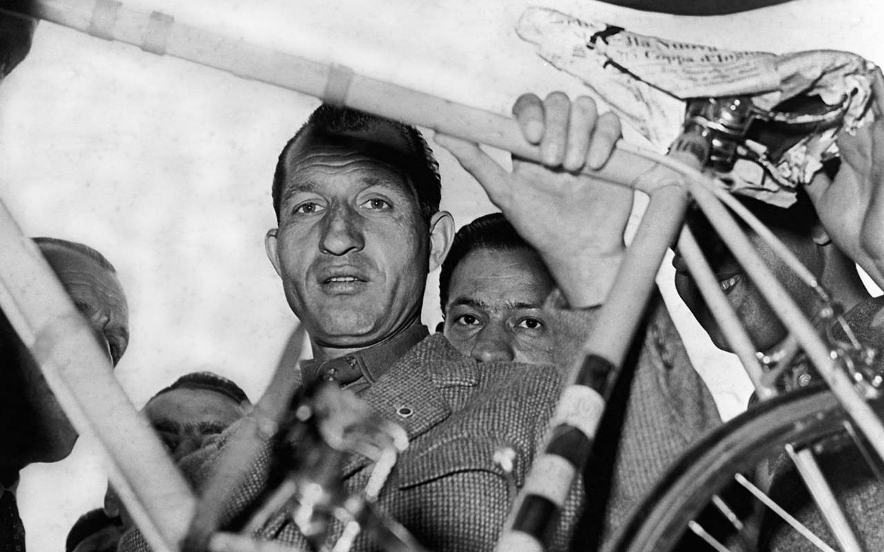 Ciclismo, Mattarella ricorda Bartali: “Un simbolo per il nostro Paese”