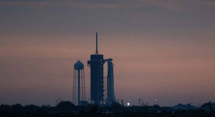 Nubi su Cape Canaveral: Space X rinvia il lancio di Crew Dragon