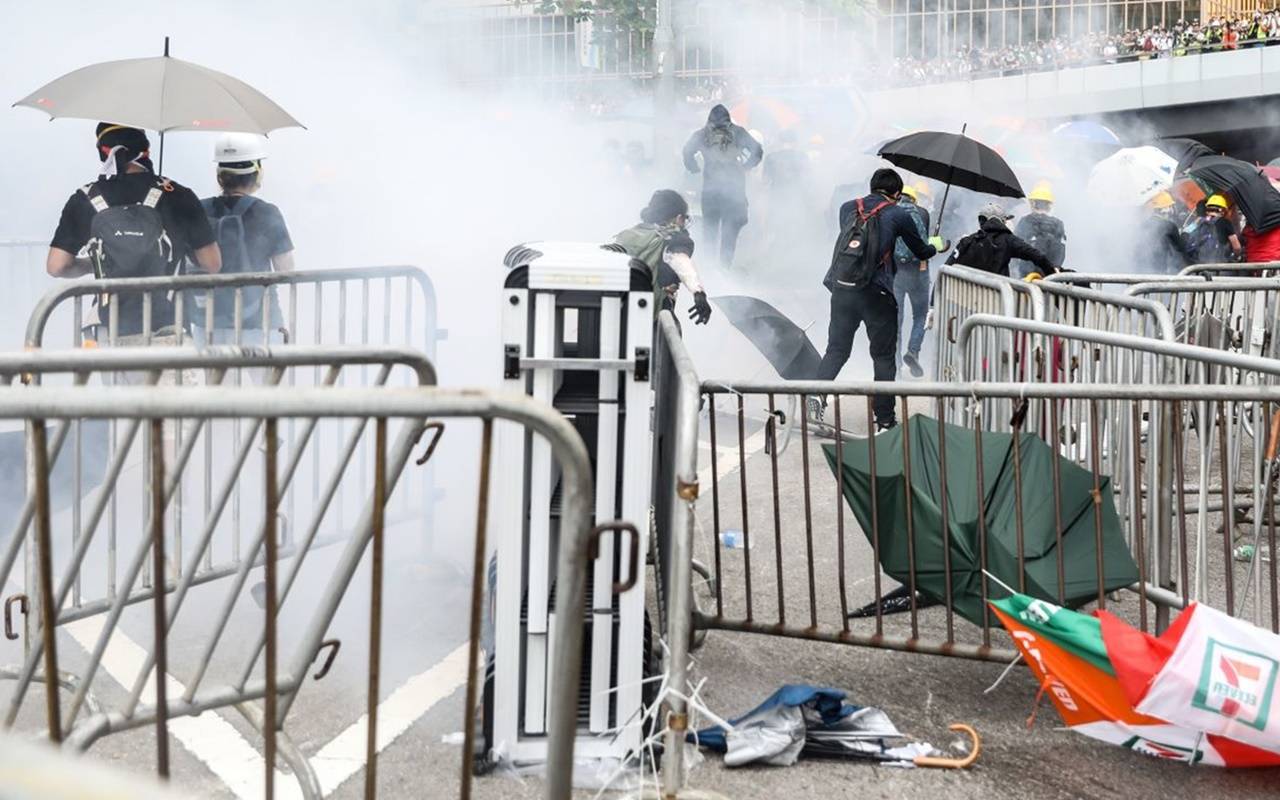 Repressioni e Covid: a Hong Kong torna la protesta