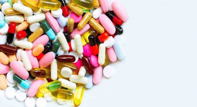 Vendevano medicinali “anticovid”: la truffa dei siti online