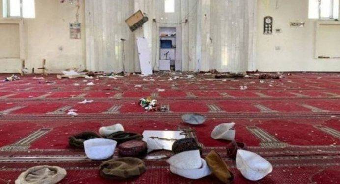 Kabul, attentato in moschea durante la preghiera del venerdì
