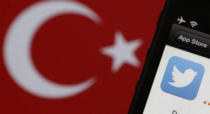 Turchia, ecco la legge anti-social: stretta del governo sui contenuti online