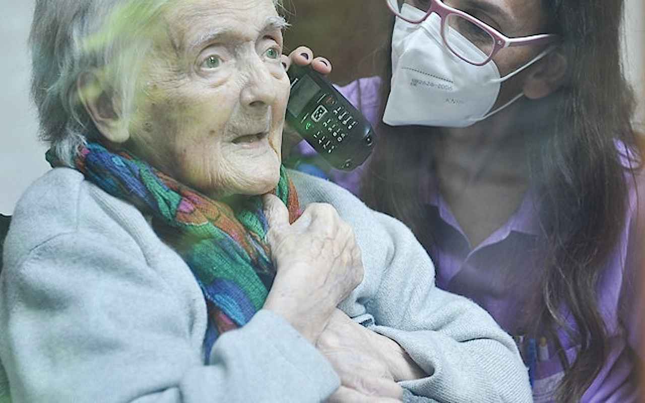 Coronavirus, i dati in Italia: guarisce donna di 102 anni