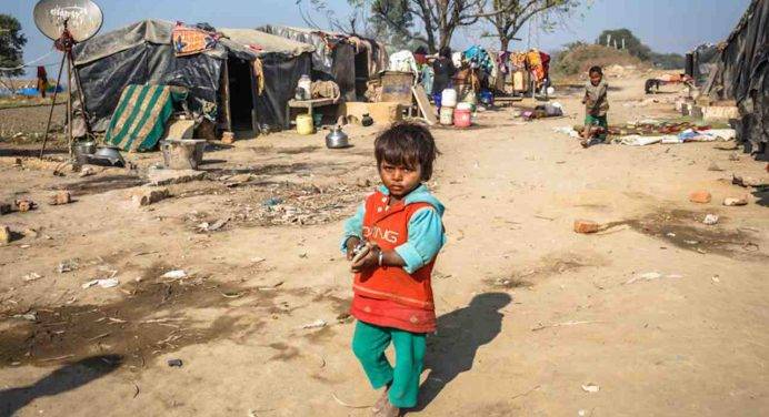 Carità per le famiglie vulnerabili. Nelle campagne il 90% degli indigenti dell’India (rapporto Mpi)