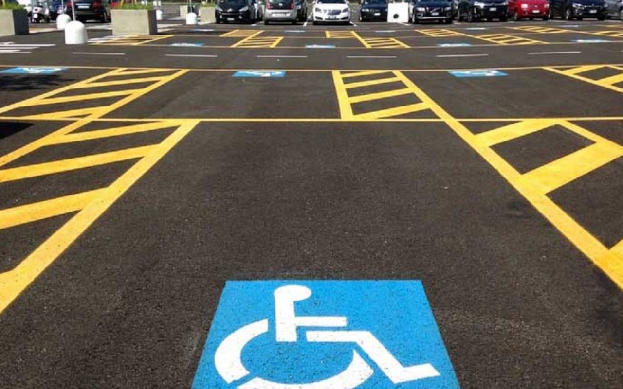Parcheggi per disabili, una prova di civiltà