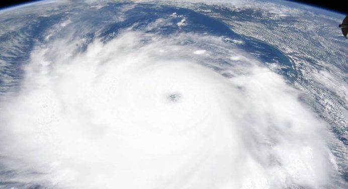 L’uragano Laura tocca terra: lo spettro di Katrina su Texas e Louisiana