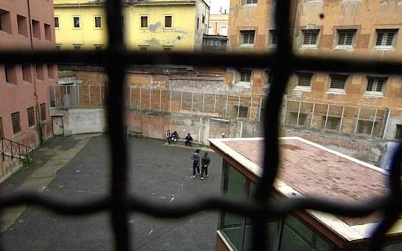 Dentro il carcere: ecco per chi pregano i detenuti romani