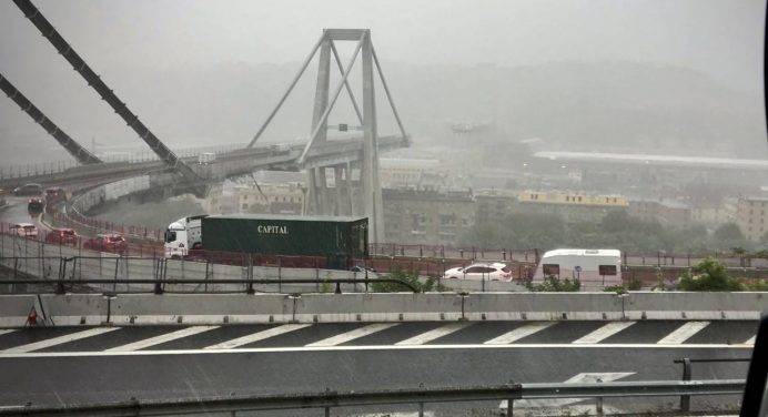 Ponte di Genova, la procura ipotizza il reato di “crollo doloso”