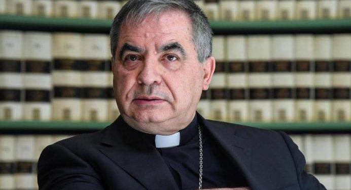 Vaticano, Becciu si dimette e rinuncia al cardinalato