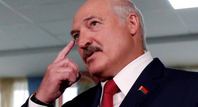 Bielorussia, scacco Ue a Lukashenko: “Dal 5 novembre non lo riconosceremo”