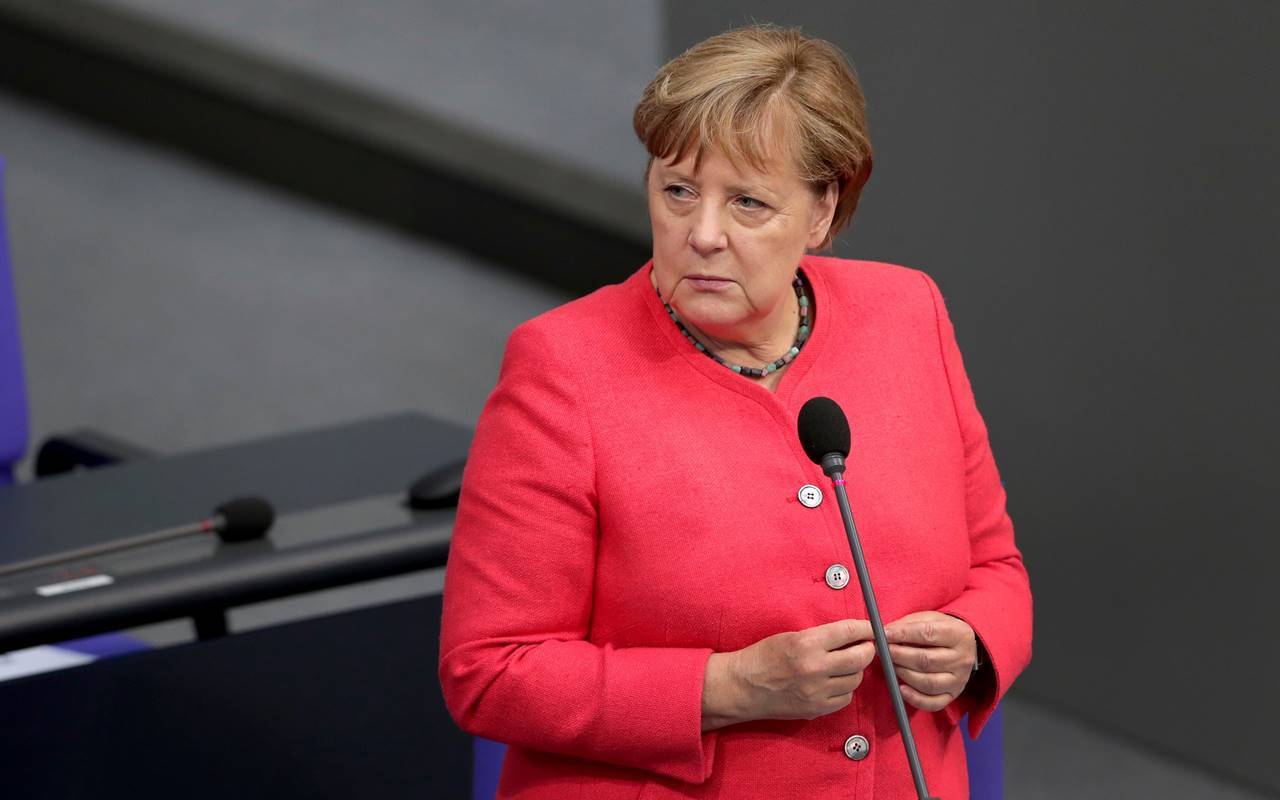 Coronavirus, Merkel plaude all’Italia: “Agito con grandissima cautela”