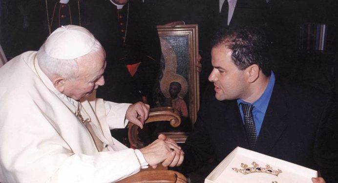 L’orefice Michele Affidato ci racconta i suoi incontri con i Papi