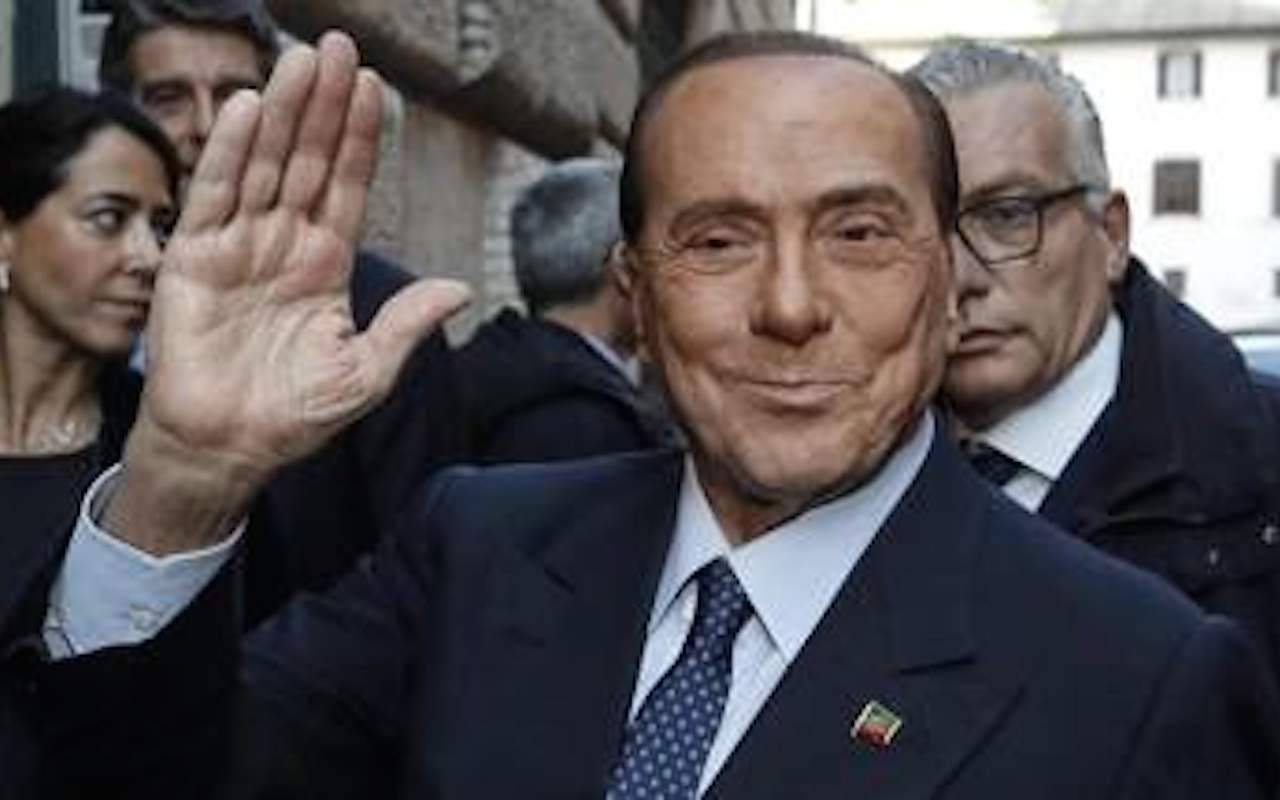 Berlusconi dimesso: “Grazie al presidente Mattarella per la vicinanza”