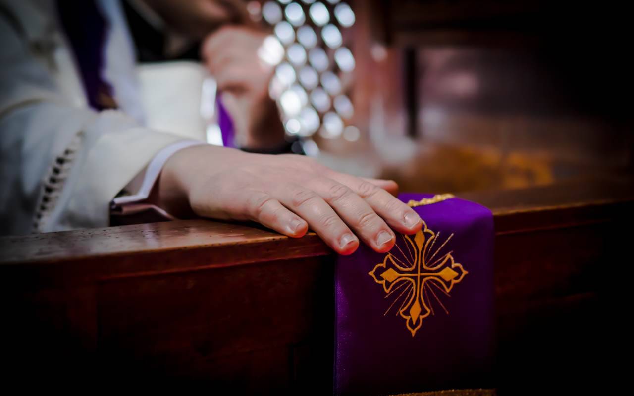 Legge contro il segreto della confessione: 6 punti spiegano perché è una lesione della libertà religiosa