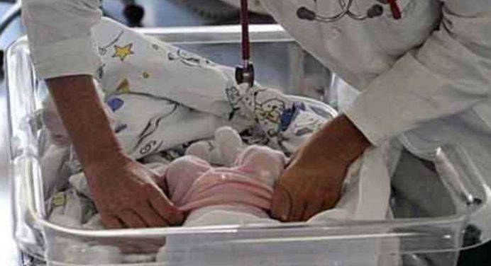 Monza: neonata abbandonata in una scatola vicino all’ospedale