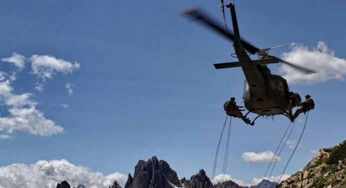 Belluno, tragedia sulle Tre Cime di Lavaredo: finanziere ucciso dalle pale di un elicottero